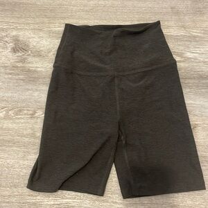 Green beyond yoga biker shorts size small